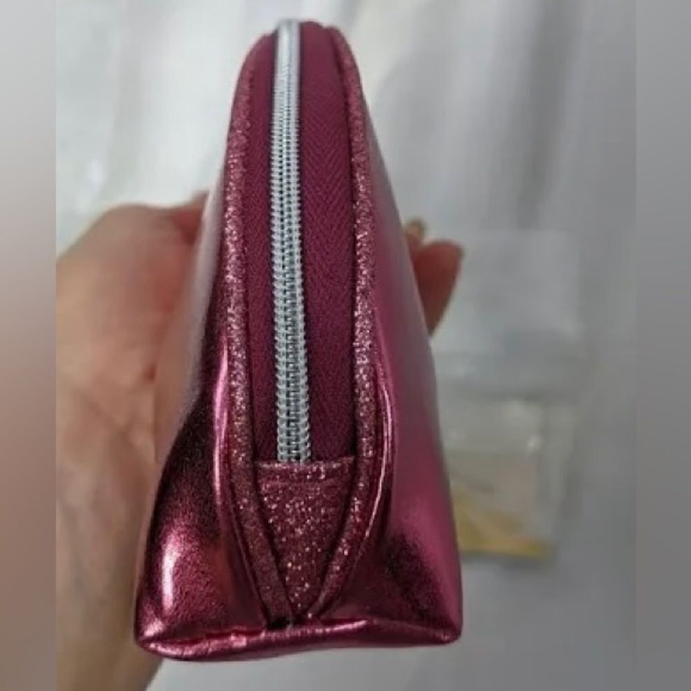 NWT Kendall and Kylie makeup bag - Picture 10 of 11